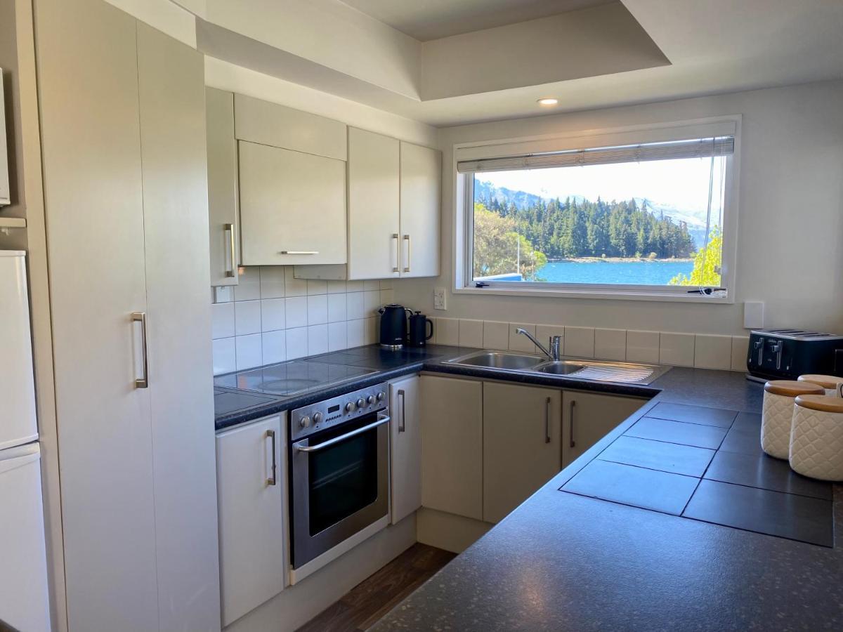 Lakefront Gem, Absolute Waterfront Queenstown Exteriör bild